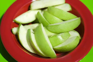sliced green apple for coleslaw