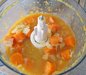 pureeing carrot soup