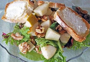 Pear and walnut salad