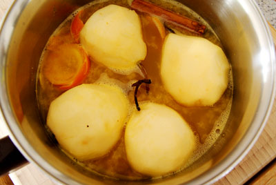 add pears to poaching liquid