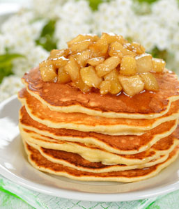 pancakes with apple cinnamon topping